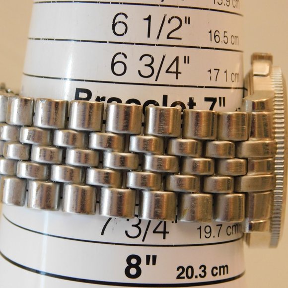 Izod Quartz Analog Men's Watch - Picture 6 of 6